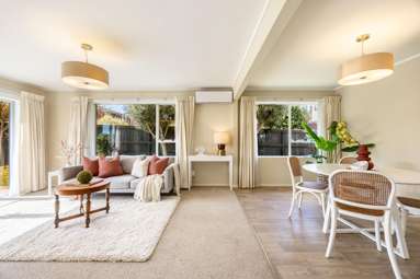 2/11 Ciprian Place_2