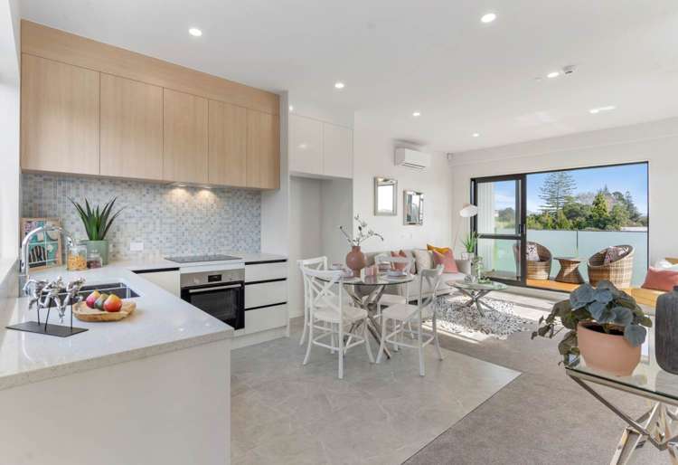 8/61 Clayburn Road Glen Eden_1
