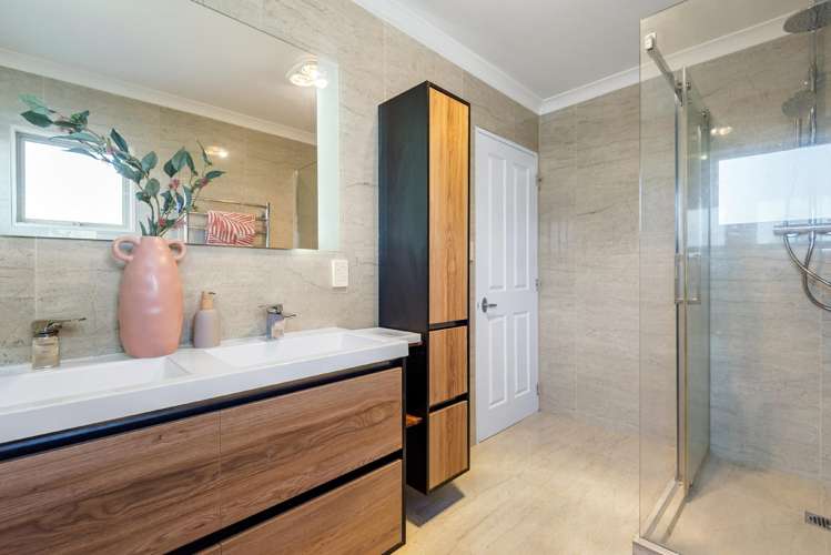 12 English Oak Drive Schnapper Rock_18