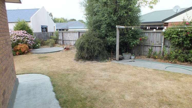 82 Pages Road Allenton_12