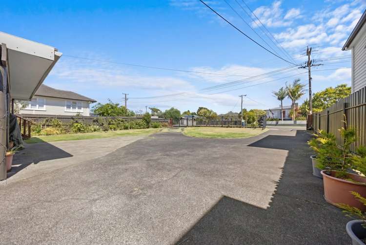 9 Stokes Avenue Te Atatu Peninsula_26