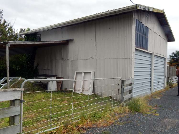 6 Front Miranda Road Waitakaruru_6