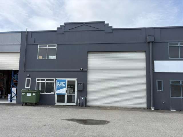 Compact Industrial Unit in Prime Mount Location