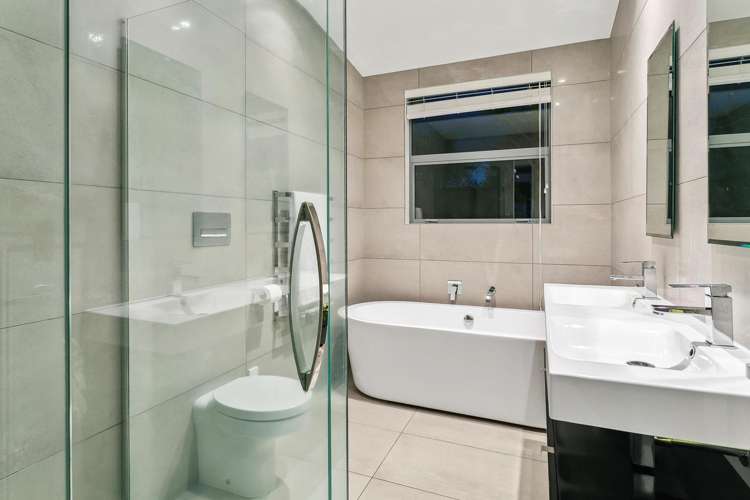 58a Peter Terrace Castor Bay_32