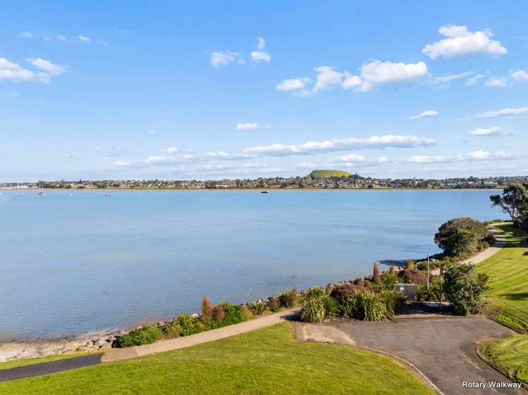 13A Bramley Drive Farm Cove_24