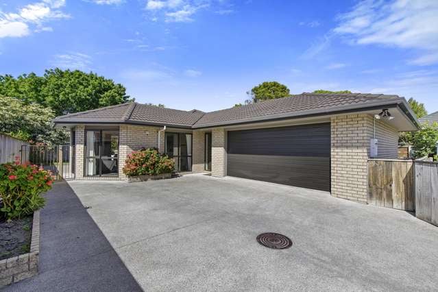 Modern Family Home in Prime Trentham Location!