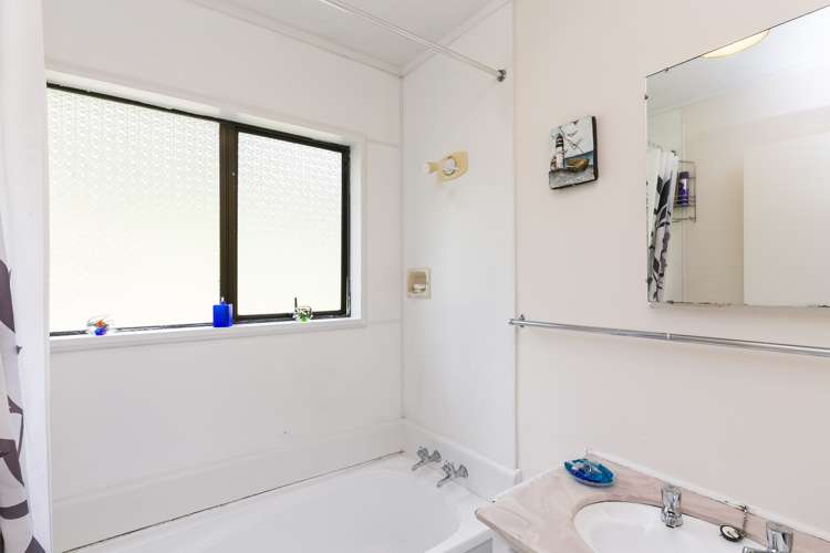 63 Hazlewood Avenue Karori_6