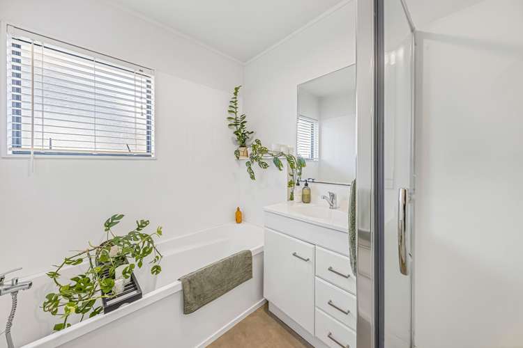 2/69 Trias Road Totara Vale_11