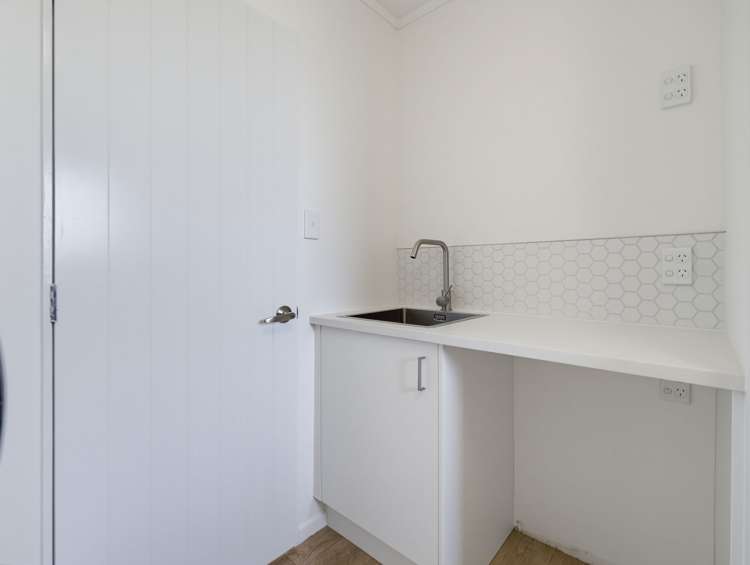 11B John Road Stanmore Bay_9