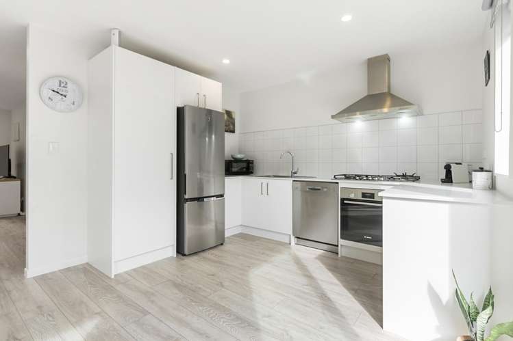 6 Kaman Seasprite Road Hobsonville_1