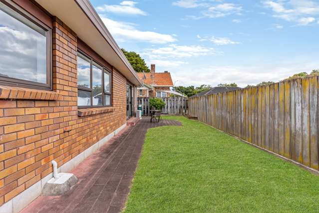 2/10 Great South Road Papakura_3