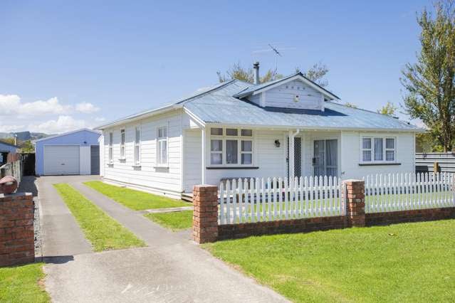 Three-Bedroom Family Home Close to Schools