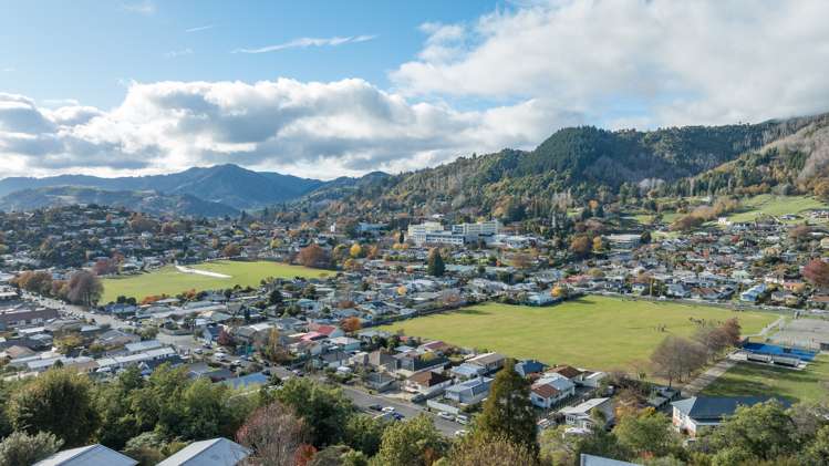 34 Jenner Road Toi Toi_3