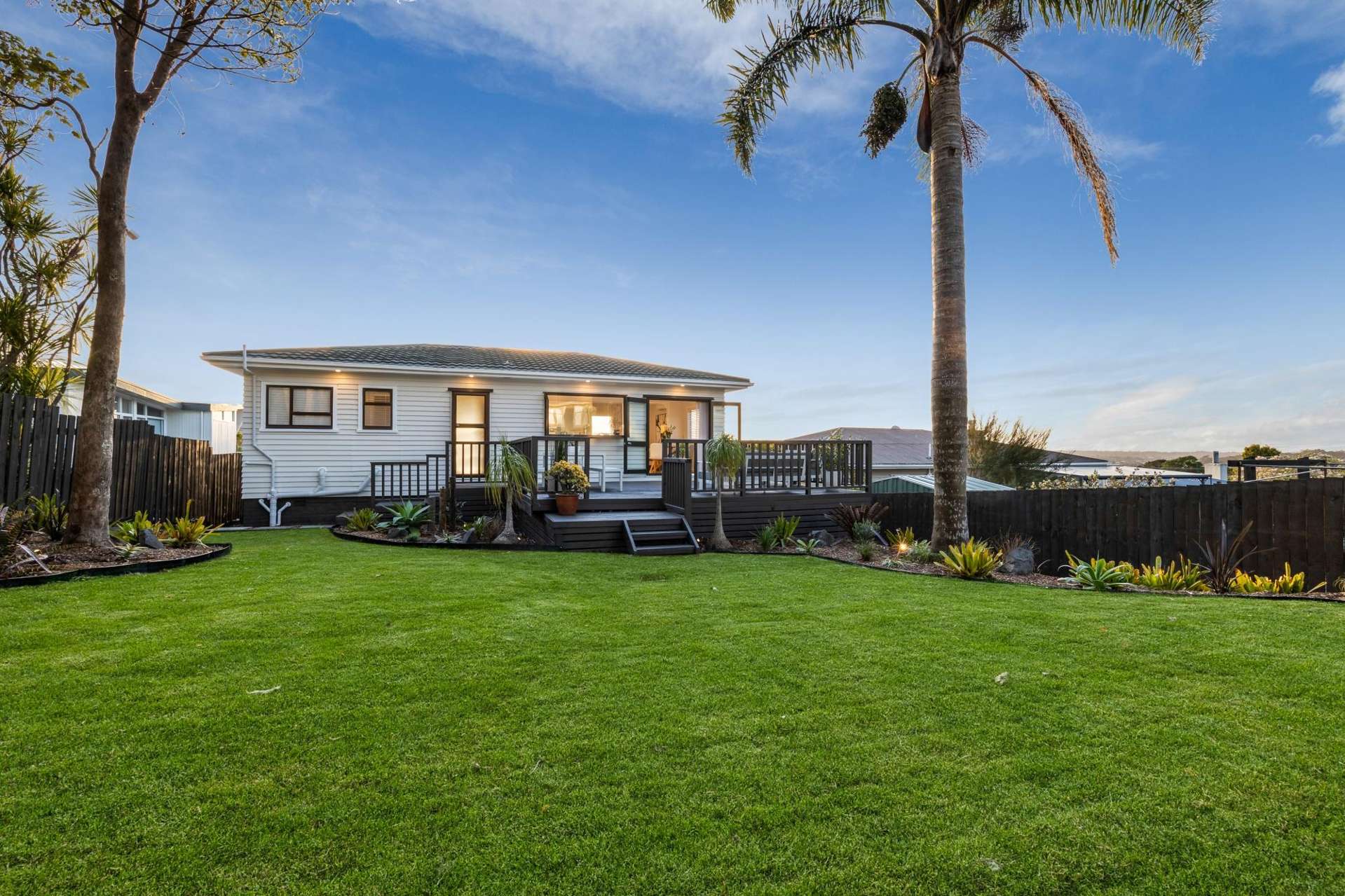 19 Highland Ave Titirangi_0