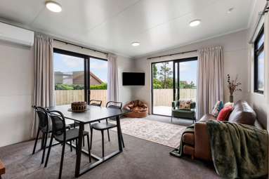 16 Churchill Terrace_2