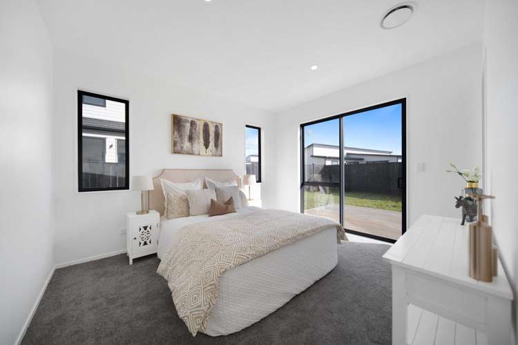 9 Korowhiti Road Clarks Beach_13