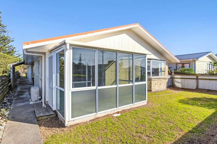 5 Karaka Street Otaki Beach_9