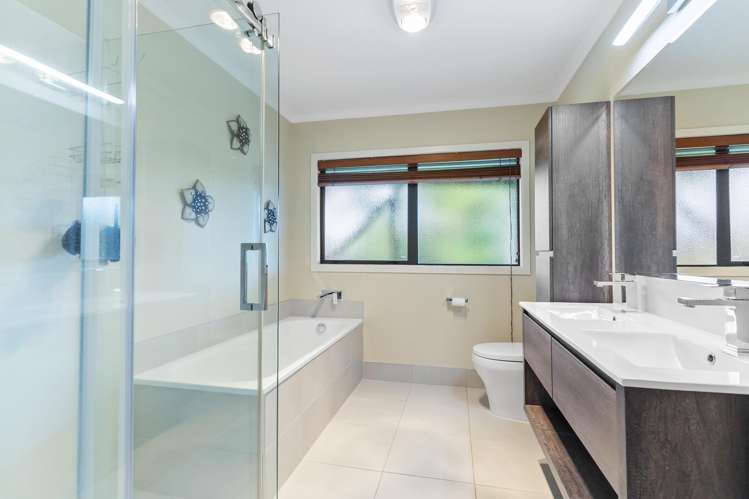 17 Blakewell Place Beachlands_18