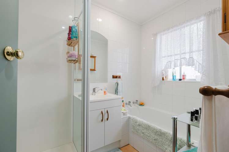 18b Ridgeway Place Glenview_9