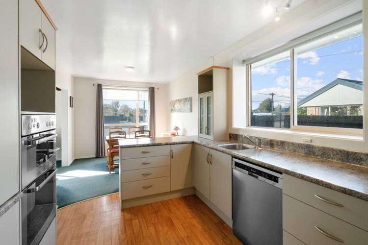 10 Seymour Street Hornby_12