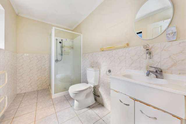 70 Robert Ross Place Clendon Park_2