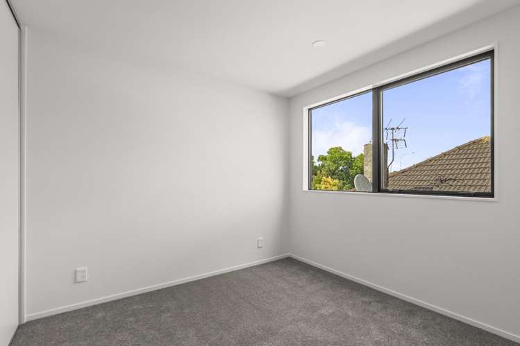 4C Roberts Road 1802_14