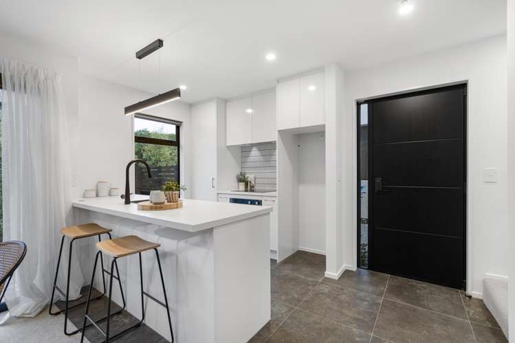 2/10 Brockworth Place_3