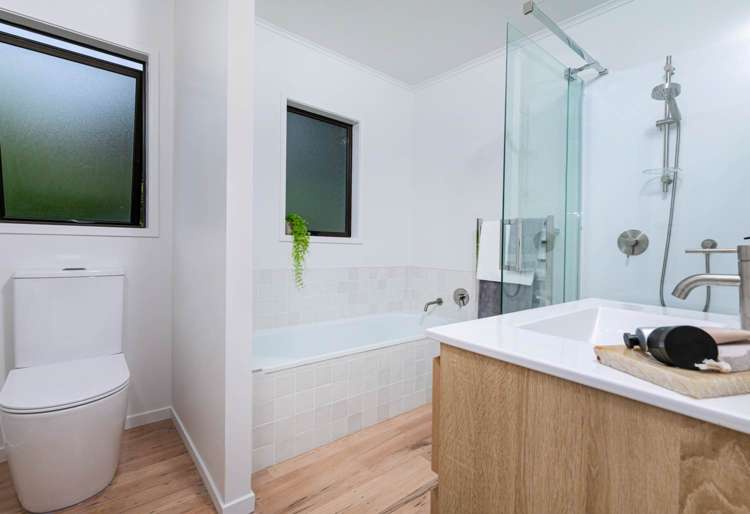 19 Holt Avenue Torbay_7