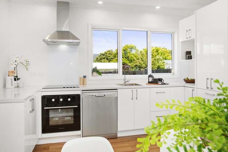 87 Wellington Road Wainuiomata_6