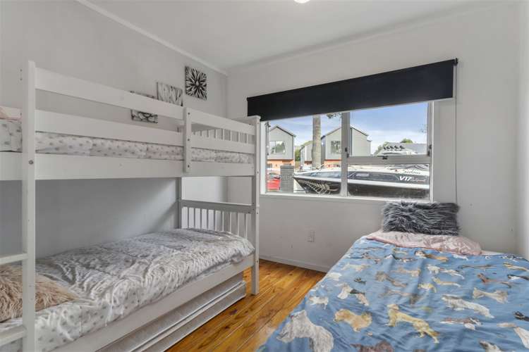 19 Marendellas Drive Bucklands Beach_21