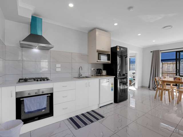 1/105 Knighton Road Hillcrest_4