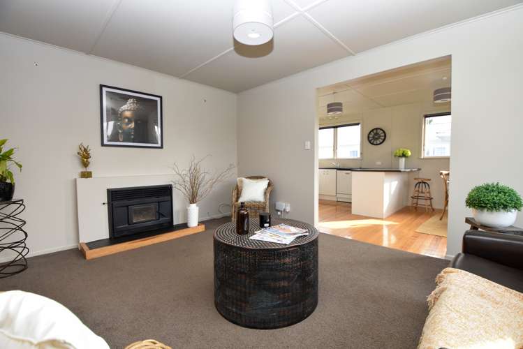 9 Charles Street Carterton_6