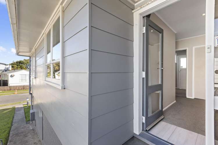 17 Moult Street Titahi Bay_17