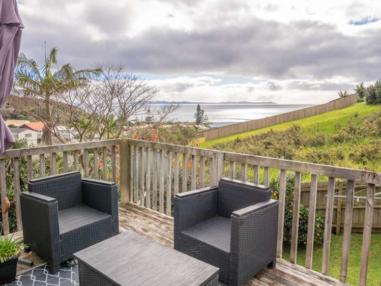 2 Dudley Crescent Cable Bay_9