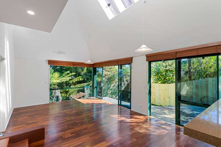 71 Attwood Road Paremoremo_7