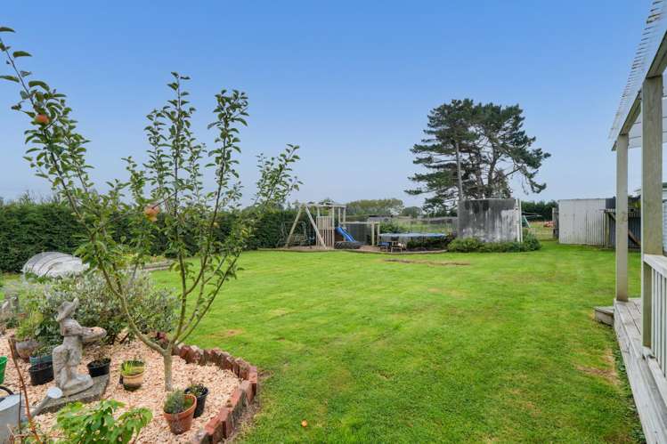 411 Flora Road East Makarewa_22