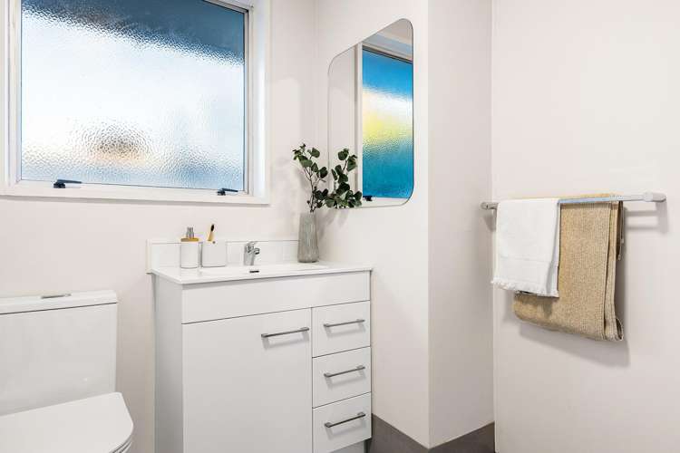 2/20 Oakhampton Street Hornby_10
