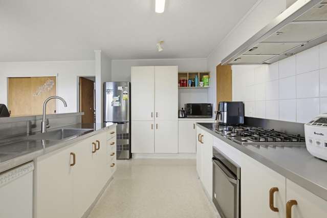 11 Ashton Fitchett Drive Brooklyn_2