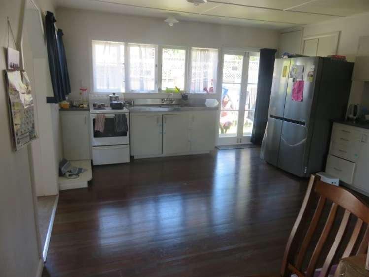 12 Brocas Avenue 1076_1