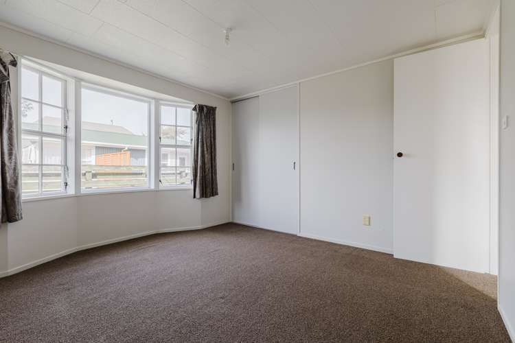 15 Russell Street Marton_14