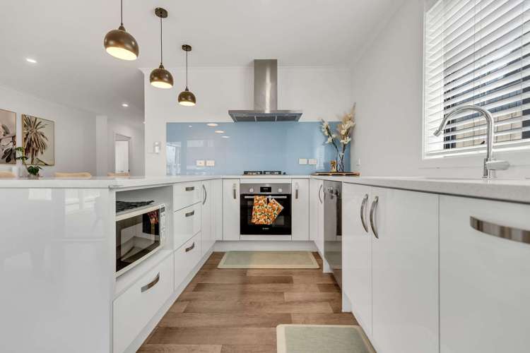 2/62 Cabourne Drive Glenview_10