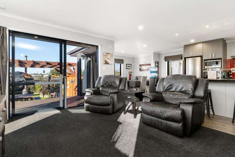 14 Farnborough Street Aranui_10