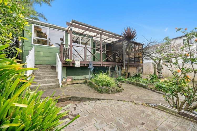 8 Revel Avenue Mount Roskill_13