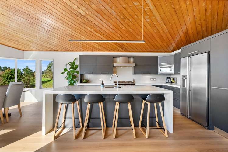 156 Valley View Road Otaika_5