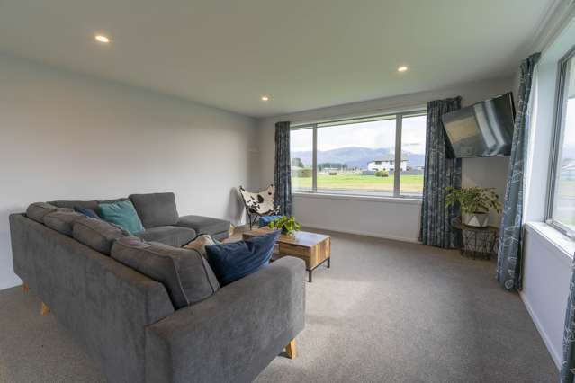 61 Orbell Crescent Te Anau_2