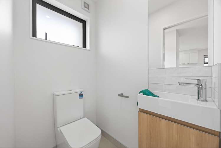 6 Ballyalton Crescent Flat Bush_13