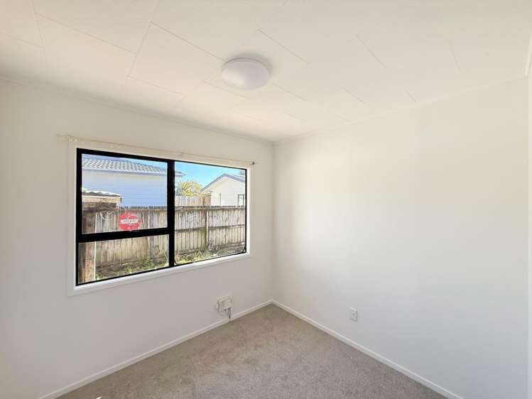21 Silverstone Place 11401_7
