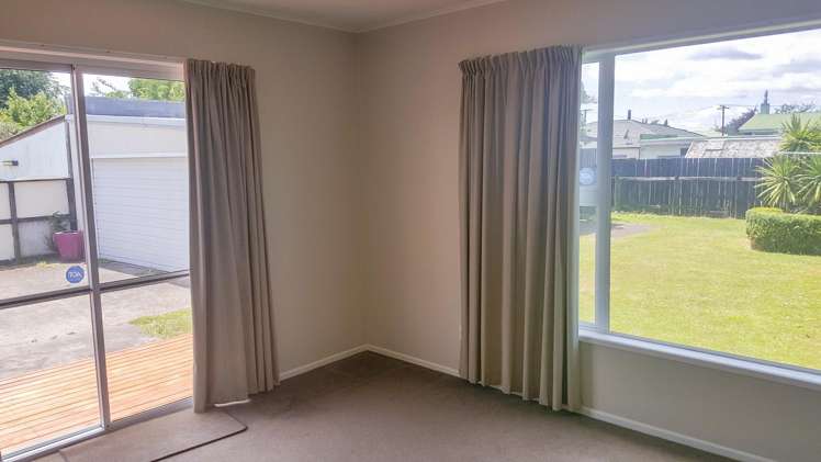 15 Clyde Street Utuhina_5