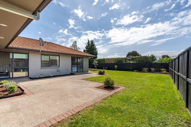 17 Burgundy Court Rototuna_35