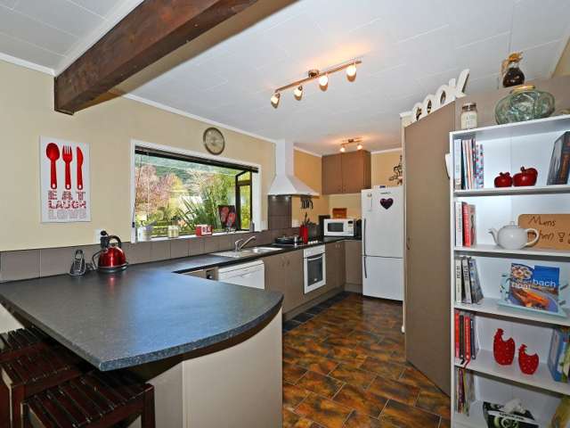 58 Larchmont Grove Totara Park_1